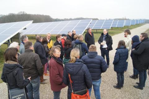 Die Teilnehmer des Euregio-Projektes KliKER besuchten den Solarpark Mühlenfeld